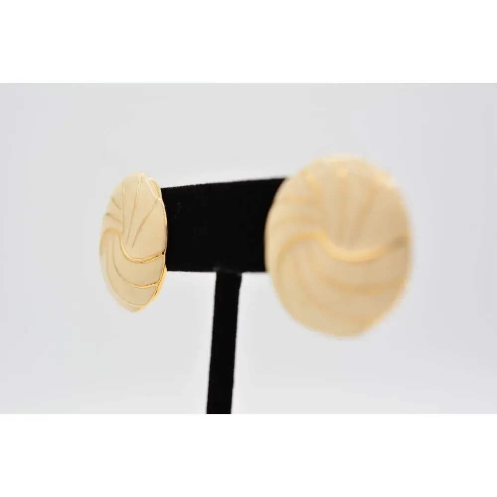 Napier Vintage Round Earrings Off White Enamel Stud Gold Tone Signed 1980s 9L